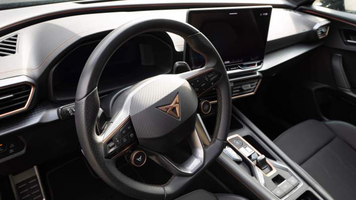 Siège en cuir voiture de luxe Évry